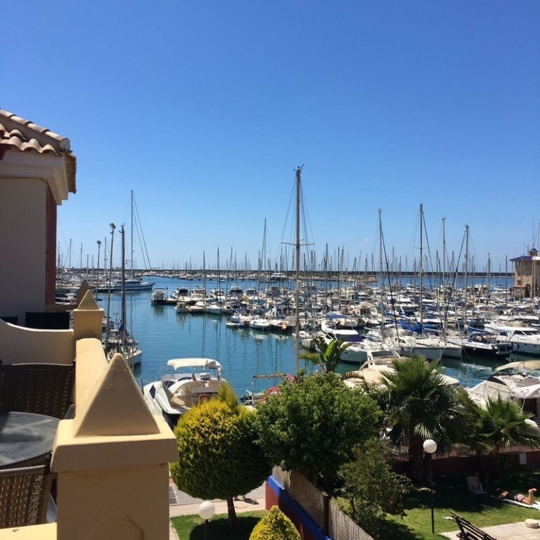 Apartamentos Marina Internacional