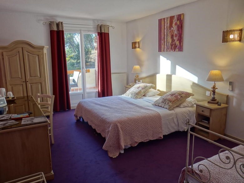 Hotel Le Mas Des Ecureuils