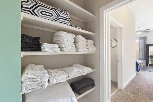 Trifecta ? Luxury Serviced Apartment In Dt Raleigh