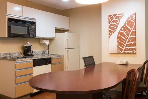 Hotel Hawthorn Suites By Wyndham-raleigh/cary