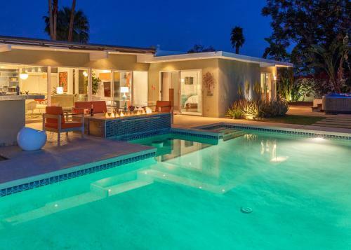Nestled In The Cove - 3 Bedroom