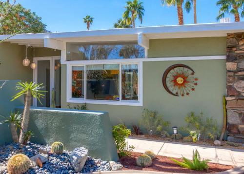 Nestled In The Cove - 3 Bedroom
