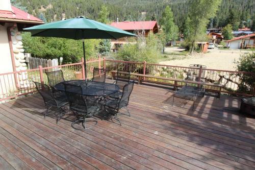 River Ritz Cabin