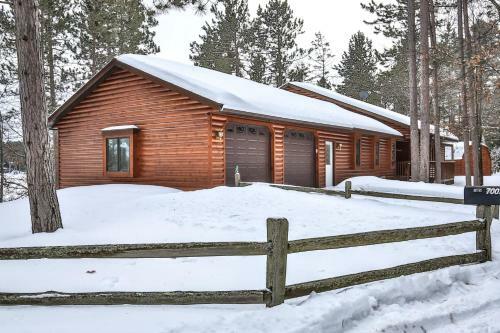 Pickerel Point Executive Home - Hiller Vacation Homes Home