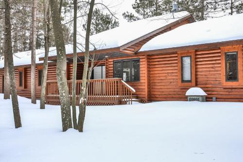 Pickerel Point Executive Home - Hiller Vacation Homes Home