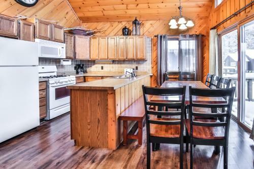 Country Loft - Elbert's - Hiller Vacation Homes