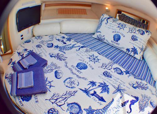 2 Bedroom Condo On The Water