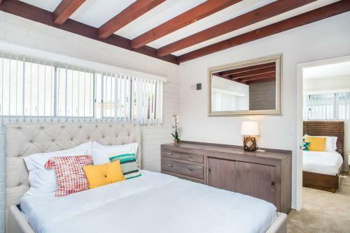 Three-bedroom In Point Loma