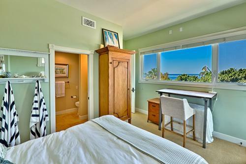 #320 - Seascape Haven Three-bedroom Holiday Home