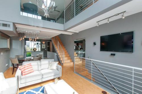 Two-bedroom, Two-and-a-half Bath Apt In Little Italy