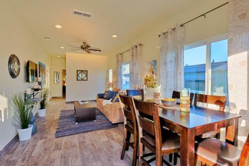 #714a - Mission Sands (upstairs) Three-bedroom Apartment
