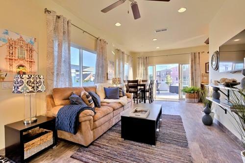 #714a - Mission Sands (upstairs) Three-bedroom Apartment
