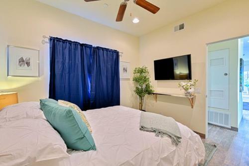 #714a - Mission Sands (upstairs) Three-bedroom Apartment