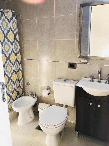 Hermoso Apartamento A Pasos De Bv Pellegrini Cochera!