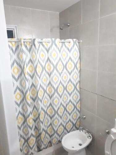 Hermoso Apartamento A Pasos De Bv Pellegrini Cochera!
