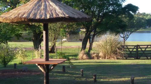 Caba�as Del Dique Frente Al Lago