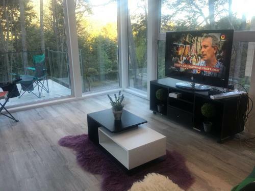 Lodge Casa Moderna En El Bosque Y Monta�a