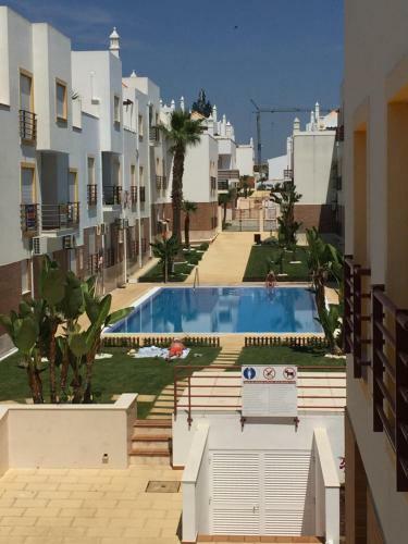 Prestige For Home - Apartamento Cabanas Com Piscina Exterior