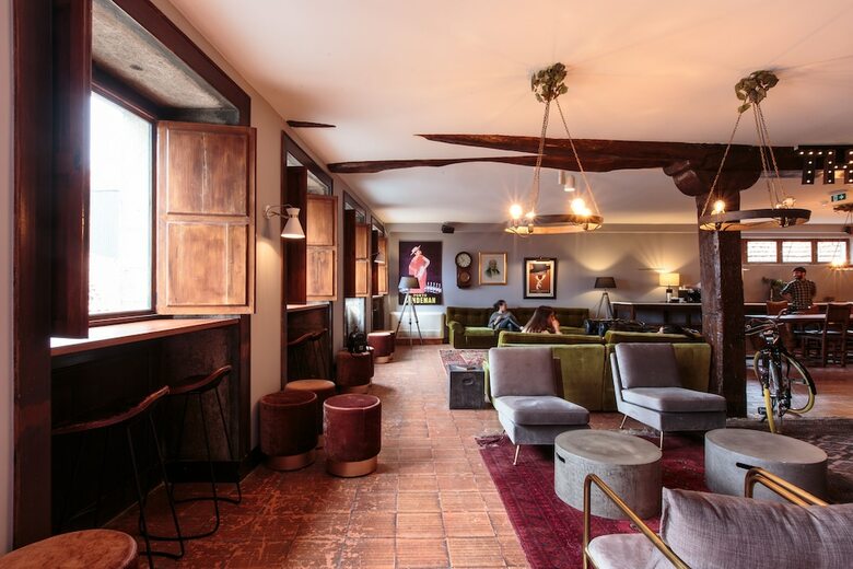 The House Of Sandeman - Hostel & Suites