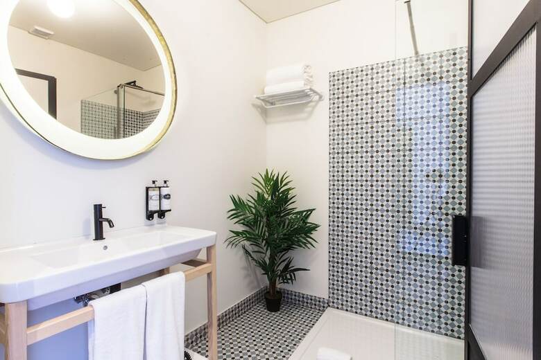 The House Of Sandeman - Hostel & Suites