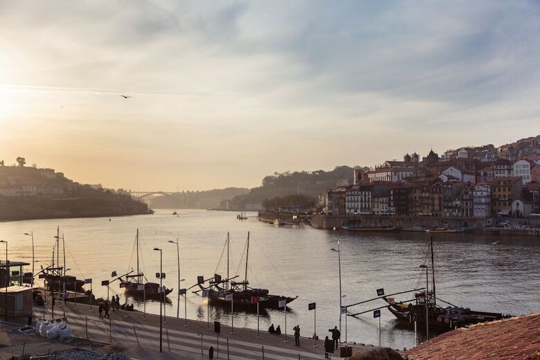 The House Of Sandeman - Hostel & Suites