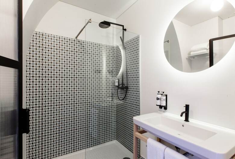 The House Of Sandeman - Hostel & Suites