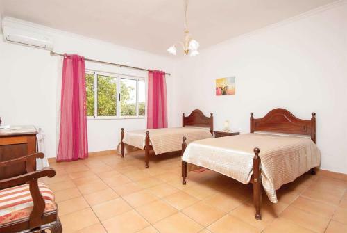 Porches Villa Sleeps 8 Air Con Wifi