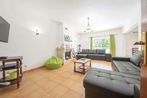 Porches Villa Sleeps 8 Air Con Wifi