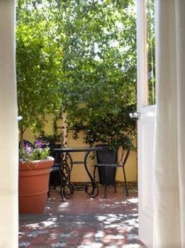Hotel Andre's Mews Luxury Serviced Apartments
