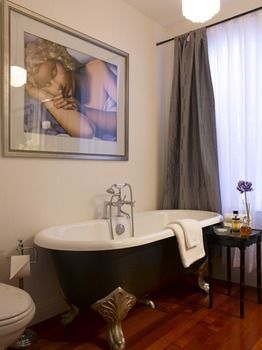 Hotel Andre's Mews Luxury Serviced Apartments
