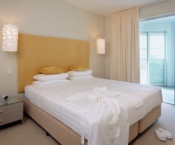 Hotel 201 Lake Street Apartments