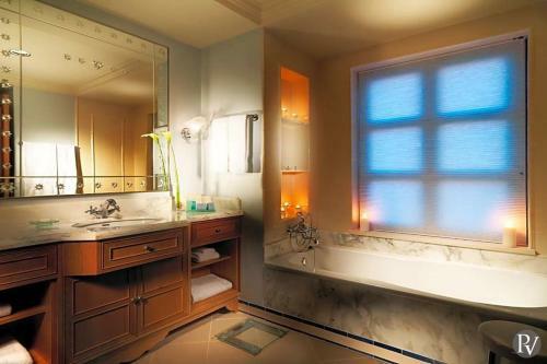 Olhos De Agua Apartment Sleeps 4