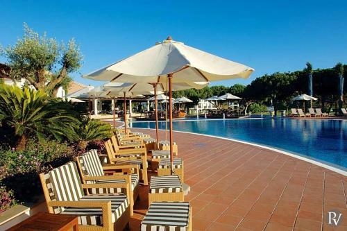 Olhos De Agua Apartment Sleeps 4