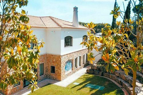 Olhos De Agua Apartment Sleeps 4