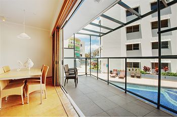 Hotel Rolling Surf Resort