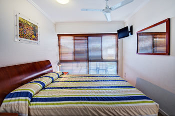 Hotel Rolling Surf Resort