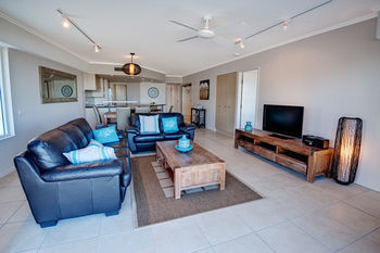 Hotel Rolling Surf Resort