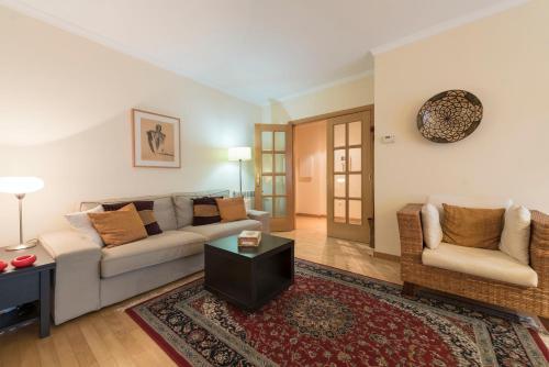 Bmyguest - Oporto Garage Apartment