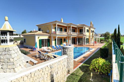 Guia Villa Sleeps 10 Pool Air Con Wifi