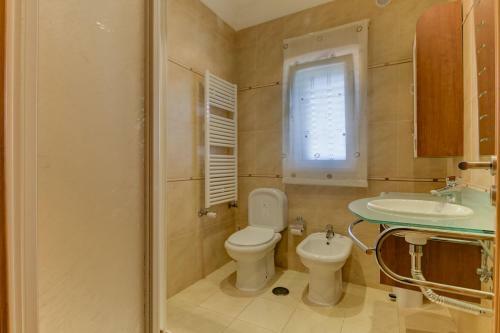 Guia Villa Sleeps 10 Pool Air Con Wifi
