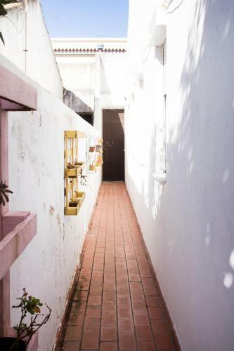 Hostal Well'come! To The Tiles House