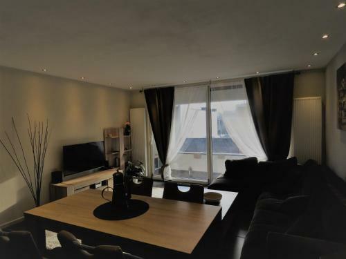 Apartment With Balcony In City Center