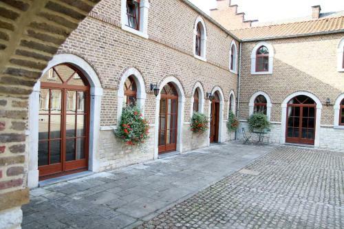 Hotel H�tel - Ferme Du Ch�teau D'ahin