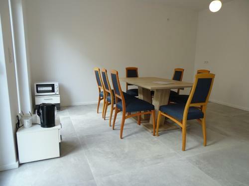 Villa Avi City Apartments Kinghouse