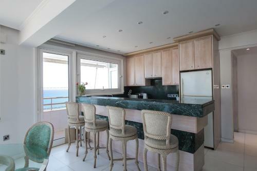 Laila's Seaview Penthouse Apartments