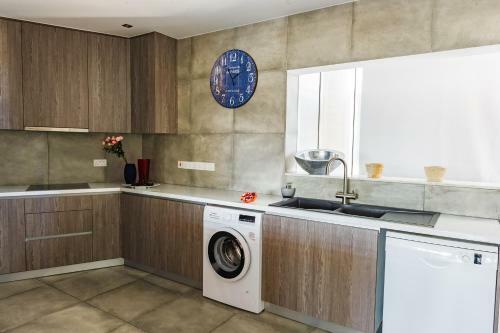 Apartamento Levanco City Sea Business Suite
