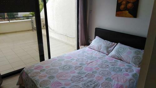 River Beach - 2 Bed Apartment With Large Terrace
