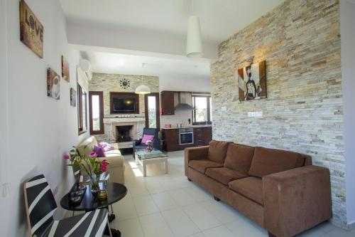 ?renting This 5 Star Villa Near Fig Tree Bay? Protaras Villa 21