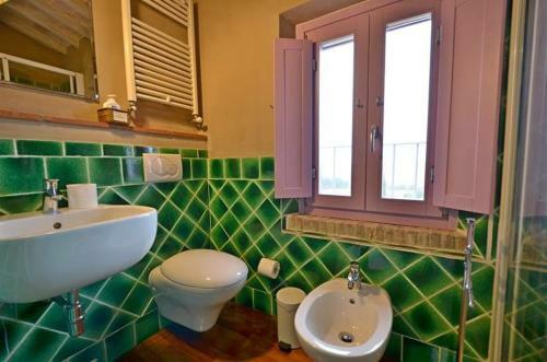 Altopascio Villa Sleeps 14 Pool Air Con Wifi
