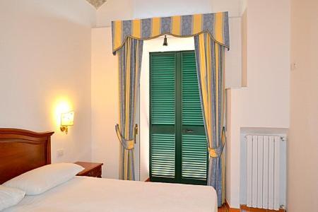 Amalfi Villa Sleeps 24 Pool Air Con Wifi